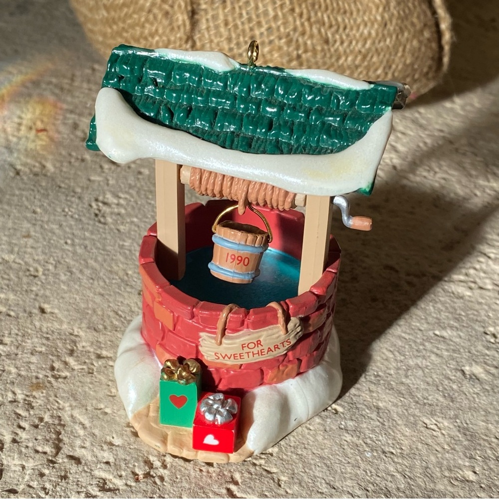 Hallmark keepsake ornament from 1990 in box